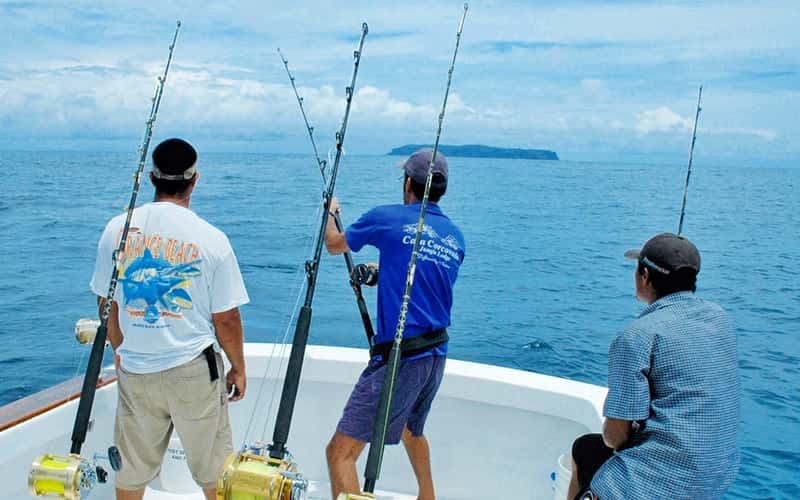 Cómo reservar viajes de pesca deportiva para este mes